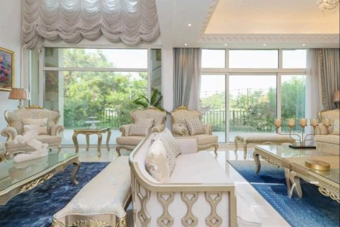 Villa de 4 chambres à Jumeirah Islands, UAE No. 89726 11
