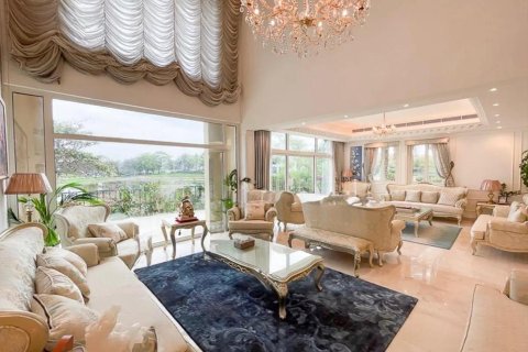 Villa de 4 chambres à Jumeirah Islands, UAE No. 89726 14