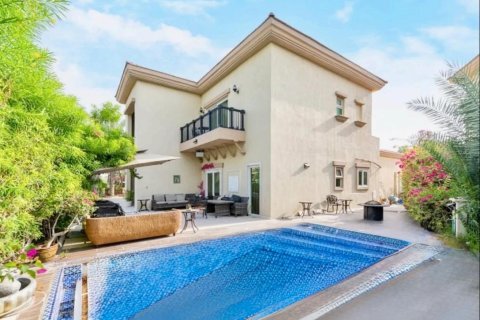 Villa de 4 chambres à Jumeirah Islands, UAE No. 89726 10