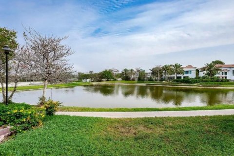 Villa de 4 chambres à Jumeirah Islands, UAE No. 89726 2