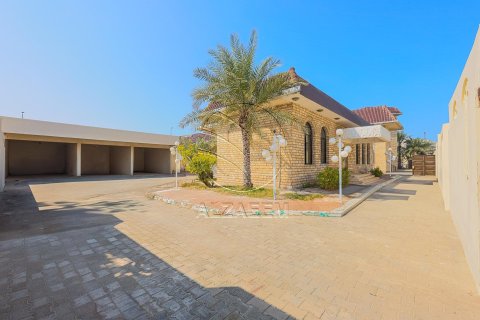 1208مربع، فيلا في البطين, الإمارات العربية المتحدة رقم 91562 16