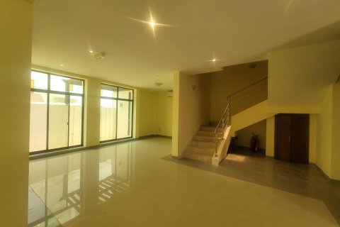 Villa de 5 dormitorios en Madinat as'Sultan Qaboos, Oman No. 98893 4
