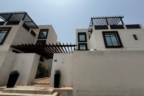 Villa de 5 dormitorios en Madinat as'Sultan Qaboos, Oman No. 98893 1