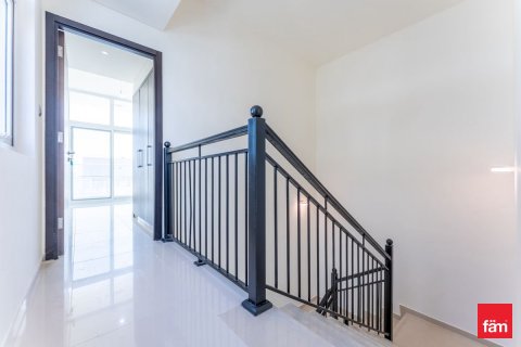 Villa de 3 dormitorios en Dubai, UAE No. 100294 3
