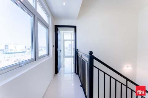 Villa de 3 dormitorios en Dubai, UAE No. 100294 8