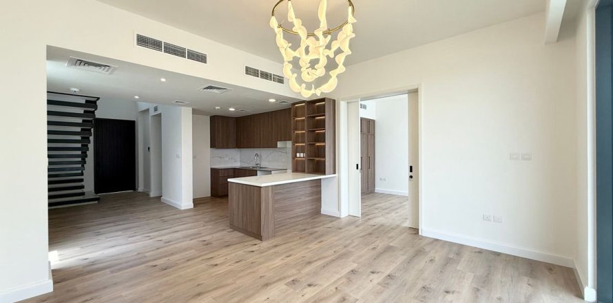 4 bedrooms Townhouse No. 107420