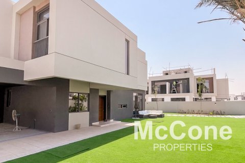 4 bedrooms Villa in The Pulse, UAE No. 74659 1