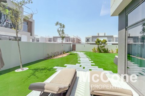 4 bedrooms Villa in The Pulse, UAE No. 74659 18