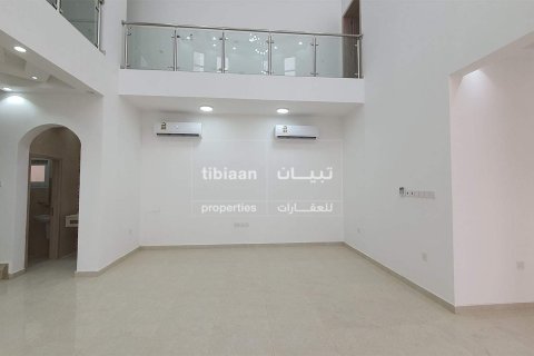 5 bedrooms Villa in Al Ansab, Oman No. 53993 5