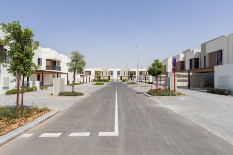 Townhouse de 3 dormitorios en  Yas Island, UAE No. 79417 26