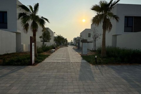 Townhouse de 3 dormitorios en  Yas Island, UAE No. 79417 11