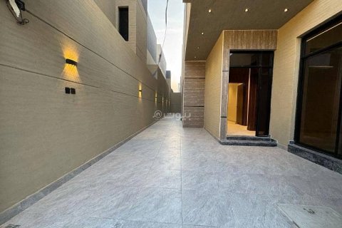6 bedrooms Apartment in Riyadh, Saudi Arabia No. 67425 3