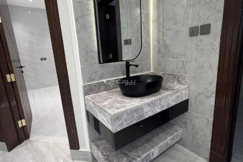 Villa de 5 dormitorios en Riyadh, Saudi Arabia No. 59901 10