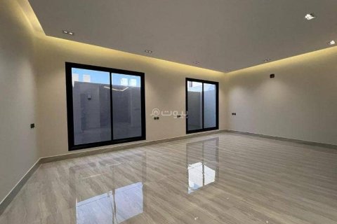 Villa de 5 dormitorios en Riyadh, Saudi Arabia No. 59901 7