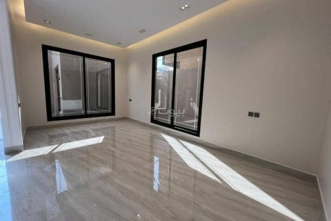Villa de 5 dormitorios en Riyadh, Saudi Arabia No. 59901 3