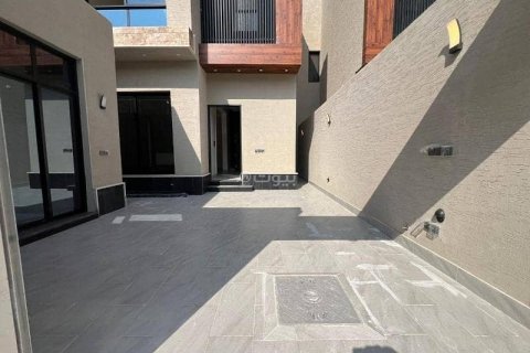 Villa de 5 dormitorios en Riyadh, Saudi Arabia No. 59901 1
