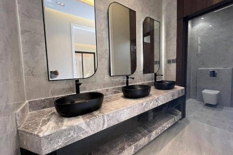 Villa de 5 dormitorios en Riyadh, Saudi Arabia No. 59901 8