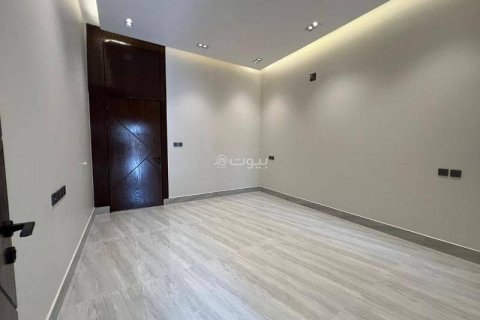Villa de 5 dormitorios en Riyadh, Saudi Arabia No. 59901 6