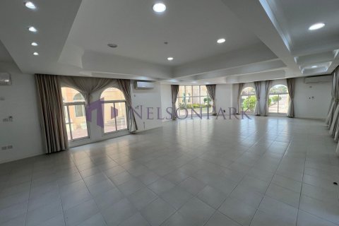 4 bedrooms Villa in Doha, Qatar No. 58533 3