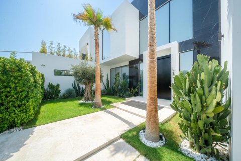 4 bedrooms Villa in Al Barari, UAE No. 99863 3