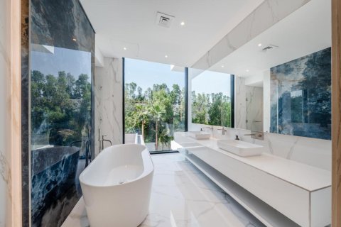 4 bedrooms Villa in Al Barari, UAE No. 99863 21