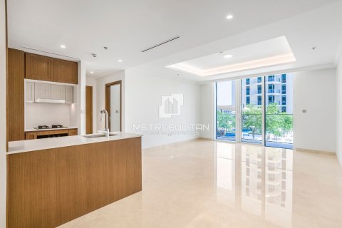 Квартира с 1 спальней в EMAAR Beachfront, ОАЭ №62264 3