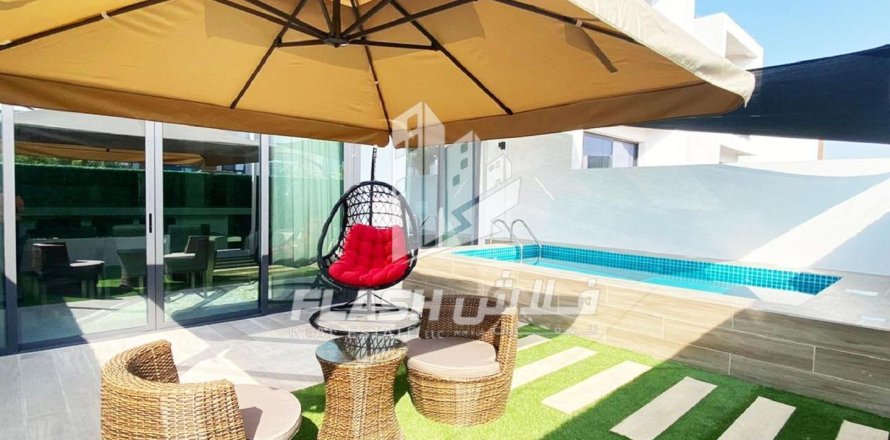 Townhouse de 3 dormitorios en Mina Al Arab, UAE No. 32390