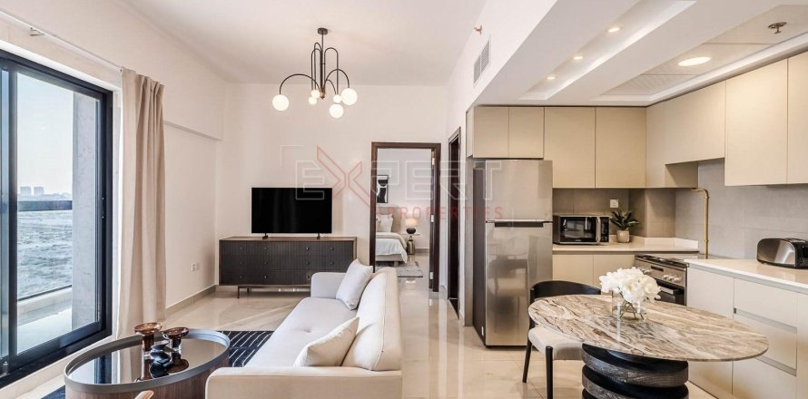 Apartment de 2 dormitorios en International City, UAE No. 96855