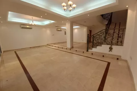 Villa de 5 dormitorios en As Sib, Oman No. 54448 4