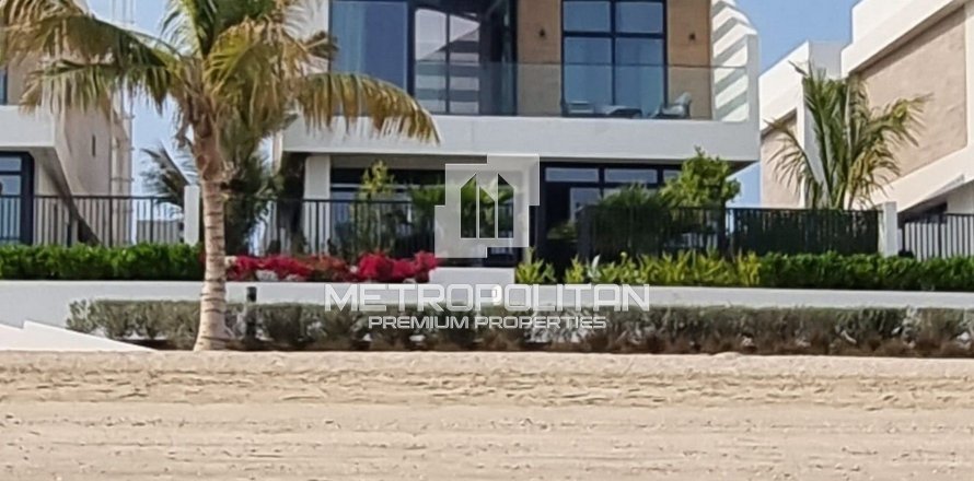 4 bedrooms Villa in Mina Al Arab, UAE No. 19257