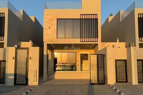 Villa de 7 dormitorios en Khobar, Saudi Arabia No. 60360 1