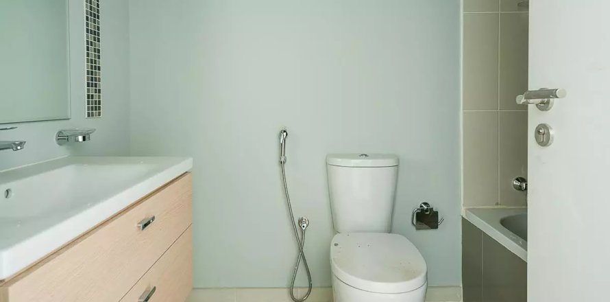 Apartment de 3 dormitorios en GOLF PROMENADE Dubai, UAE No. 95269