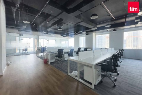 Commercial property de 1305.3m² en Business Bay, UAE No. 101240 14