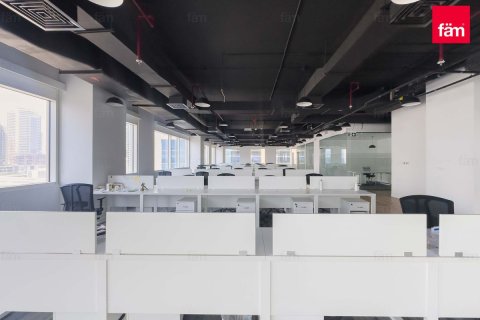 Commercial property de 1305.3m² en Business Bay, UAE No. 101240 15