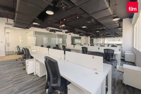 Commercial property de 1305.3m² en Business Bay, UAE No. 101240 7