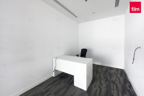 Commercial property de 1305.3m² en Business Bay, UAE No. 101240 8