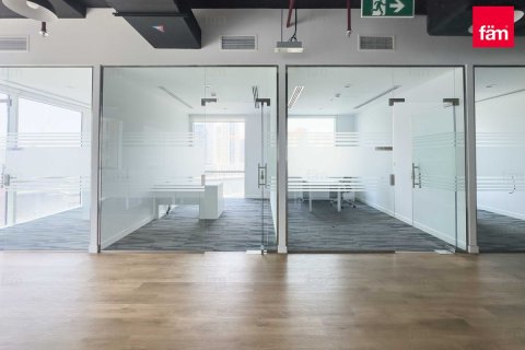Commercial property de 1305.3m² en Business Bay, UAE No. 101240 11