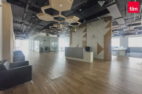 Commercial property de 1305.3m² en Business Bay, UAE No. 101240 16