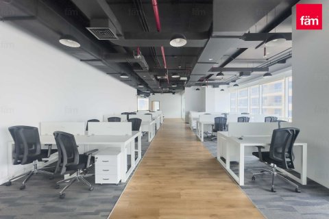 Commercial property de 1305.3m² en Business Bay, UAE No. 101240 3