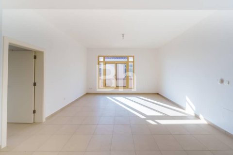 Villa de 5 dormitorios en Khalifa City, UAE No. 63053 4