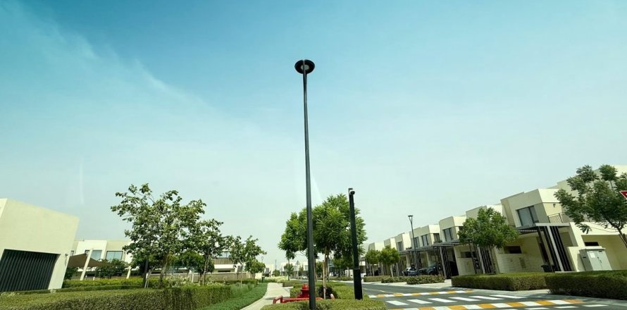 Villa de 3 chambres à Dubai, UAE No. 103487