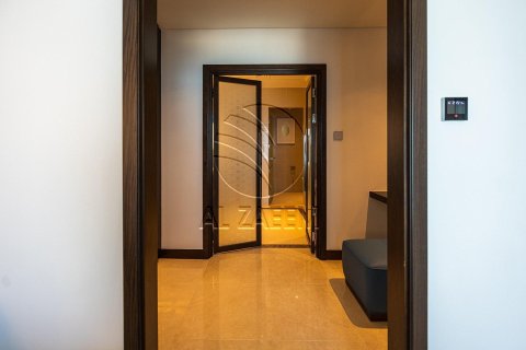 Apartment de 3 dormitorios en The Marina, UAE No. 91389 5