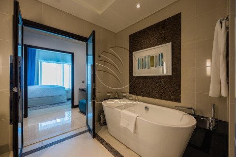 Apartment de 3 dormitorios en The Marina, UAE No. 91389 7