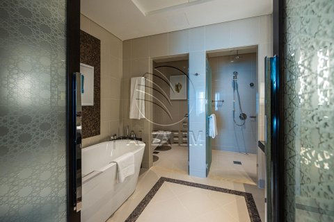 Apartment de 3 dormitorios en The Marina, UAE No. 91389 8