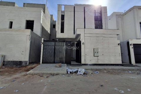 6 bedrooms Villa in Riyadh, Saudi Arabia No. 60413 1