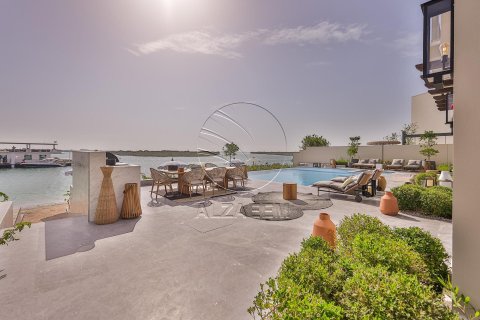 Villa de 5 dormitorios en Abu Dhabi, UAE No. 91263 2