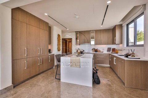 Villa de 5 dormitorios en Abu Dhabi, UAE No. 91263 4