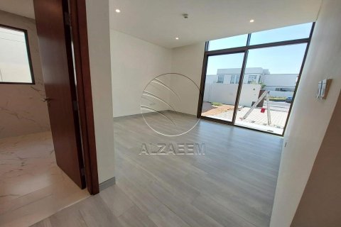 Villa de 4 chambres à Abu Dhabi, UAE No. 91265 8