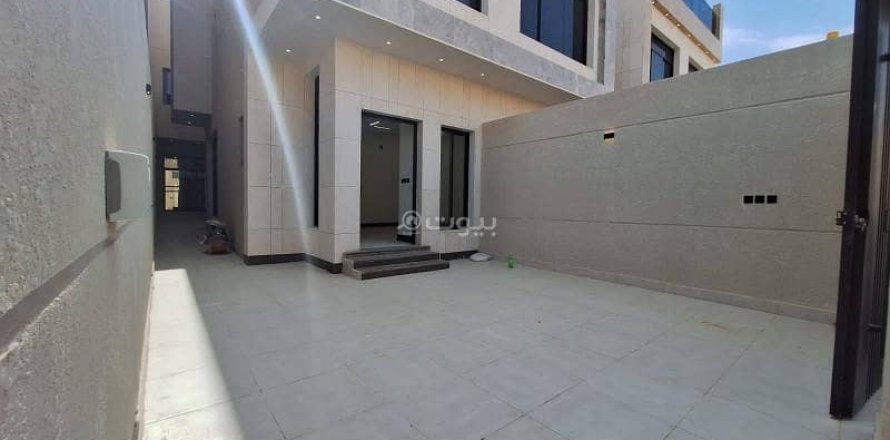 Villa de 4 dormitorios en Riyadh, Saudi Arabia No. 99545