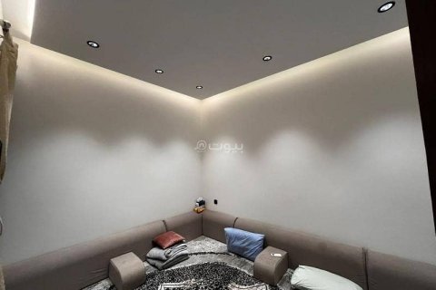 5 bedrooms Villa in Riyadh, Saudi Arabia No. 60348 17